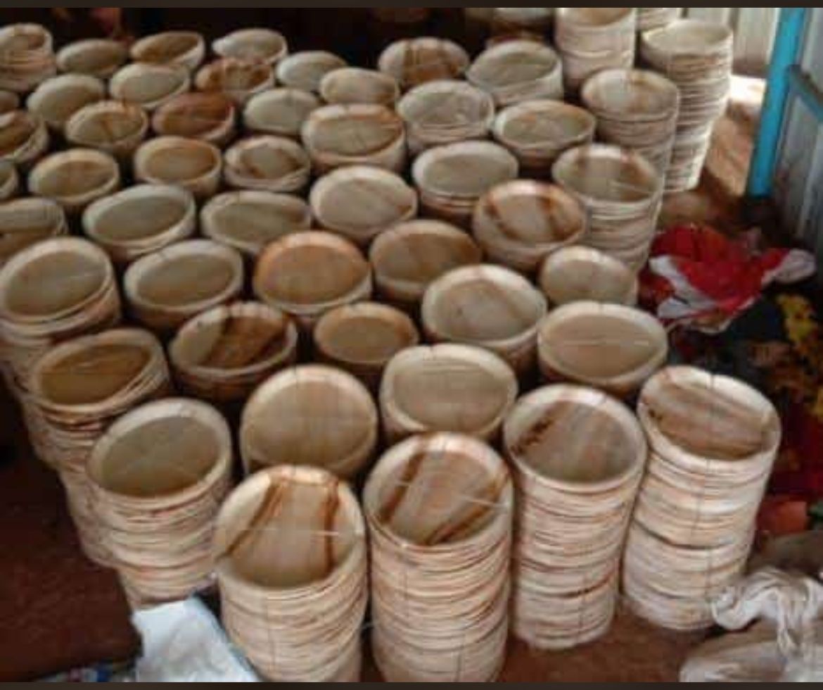 Areca leaf plates stacked