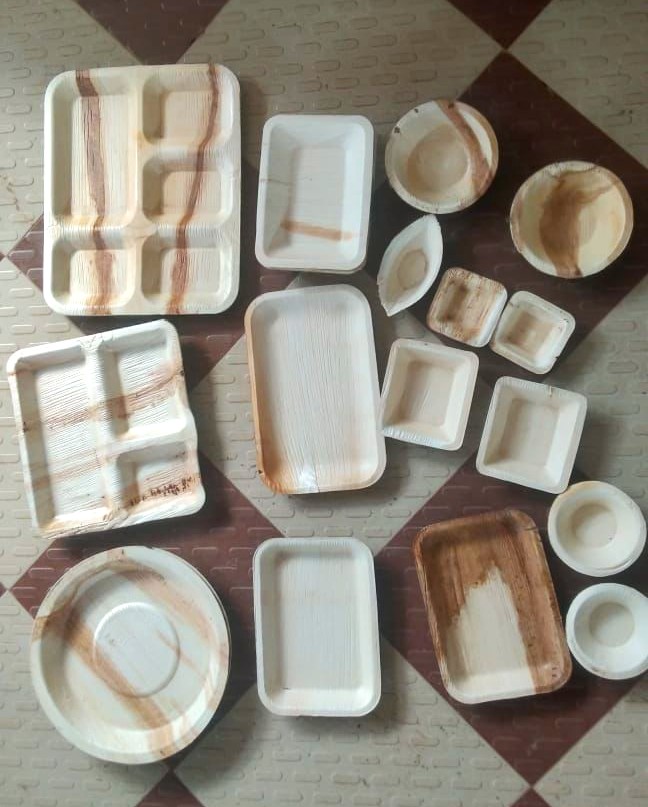 Different shapes of areca leaf plates